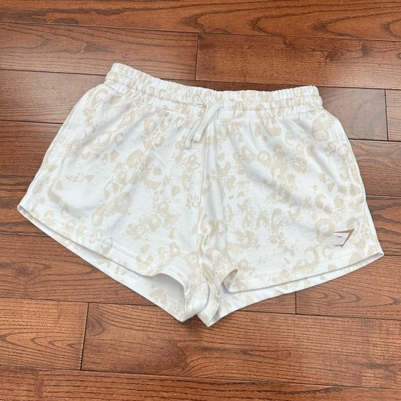 Gymshark Animal Graphic Short - Picture 6 of 13